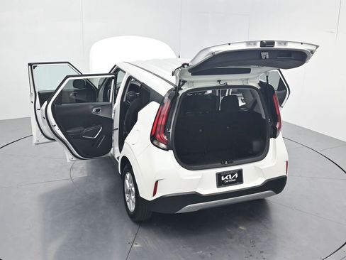 Certified 2025 Kia Soul LX w/ LX Technology Package FWD image 49