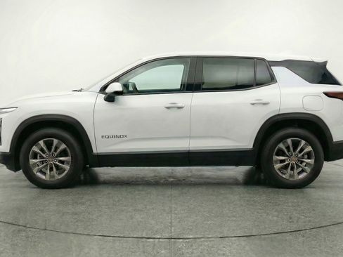 Used 2025 Chevrolet Equinox LT FWD image 4