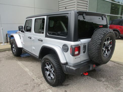 Used 2022 Jeep Wrangler Unlimited Rubicon AWD/4WD image 6
