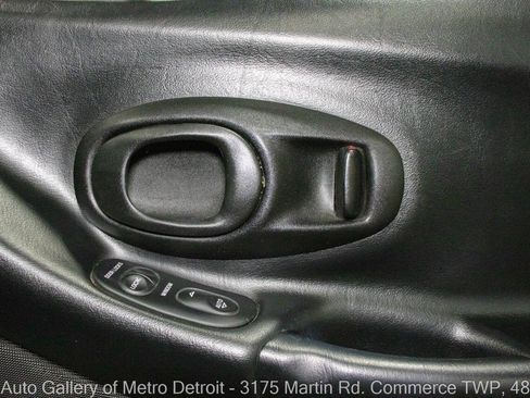 Used 2002 Chevrolet Corvette Convertible w/ Preferred Equipment Group2 RWD image 35