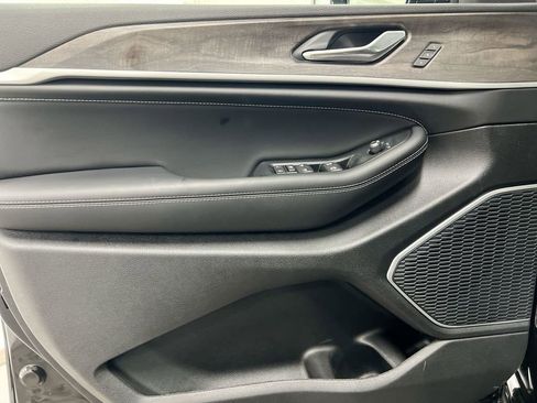 New 2026 Jeep Grand Cherokee L Limited AWD/4WD image 22