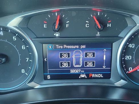 Used 2023 Chevrolet Equinox RS FWD image 28