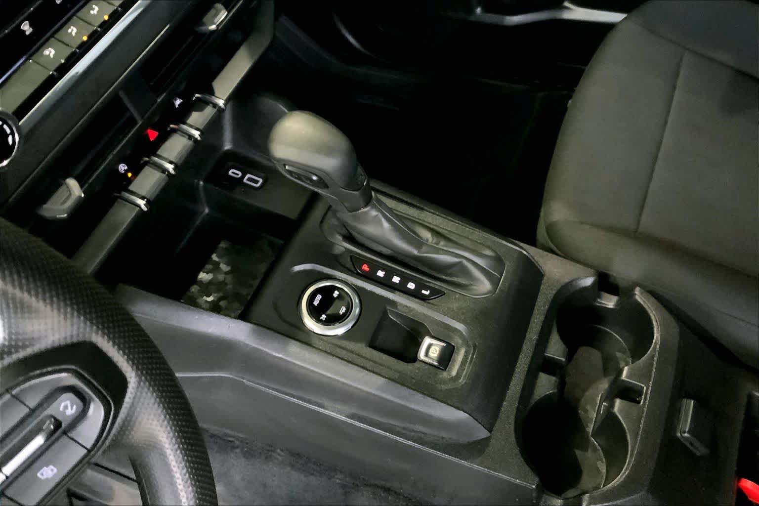 Used 2024 Chevrolet Colorado W/T w/ Advanced Trailering Package AWD/4WD image 16