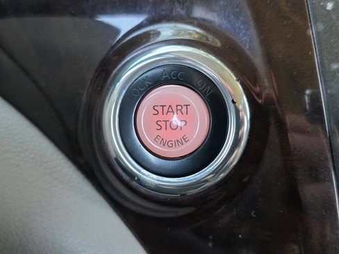 Used 2014 Nissan Quest SV FWD image 33