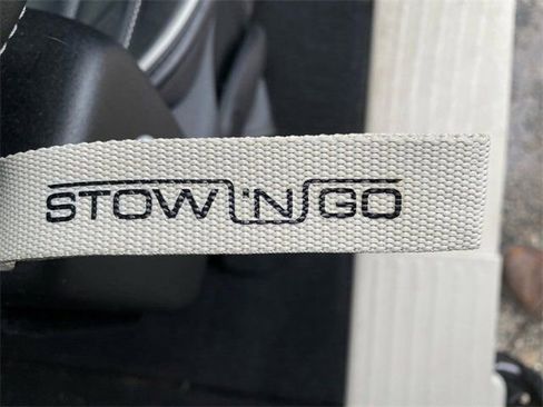 Used 2023 Chrysler Pacifica Limited image 23