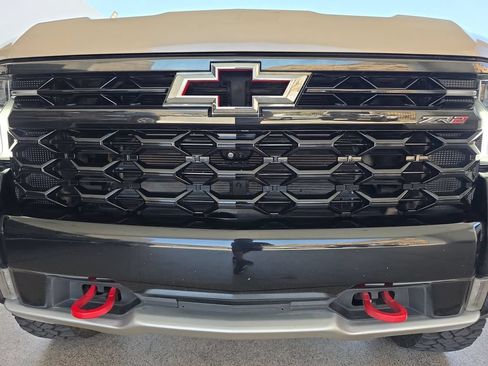Used 2022 Chevrolet Silverado 1500 ZR2 w/ Technology Package AWD/4WD image 32