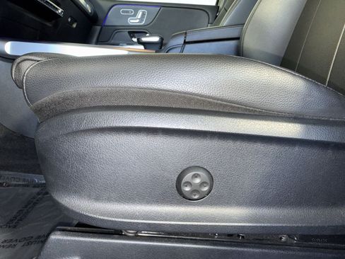 Used 2023 Mercedes-Benz GLB 250 4MATIC image 14