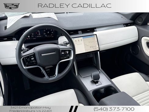 Used 2024 Land Rover Discovery Sport Dynamic SE image 13