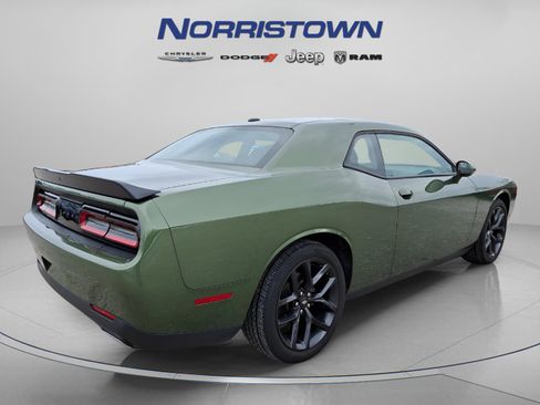 Certified 2022 Dodge Challenger SXT w/ Blacktop Package image 6