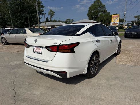 Used 2023 Nissan Altima 2.5 SV FWD image 5
