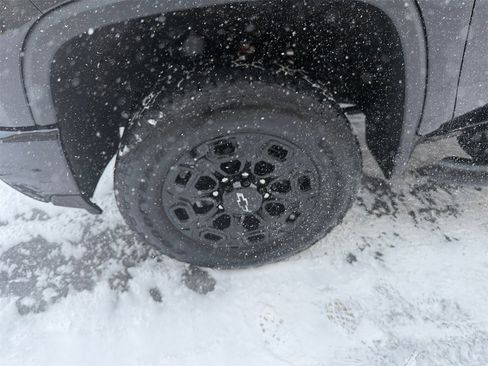 Used 2024 Chevrolet Silverado 2500 LT w/ Midnight Edition image 11