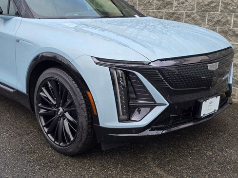 New 2026 Cadillac Lyriq Premium Sport image 13