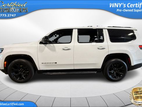 Used 2024 Jeep Wagoneer Series II AWD/4WD image 9