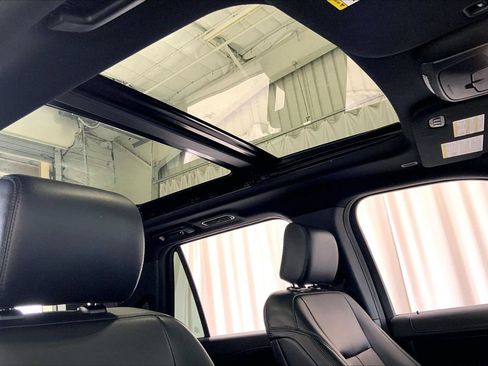 Used 2019 Ford Expedition Max XLT w/ Equipment Group 202A RWD image 27