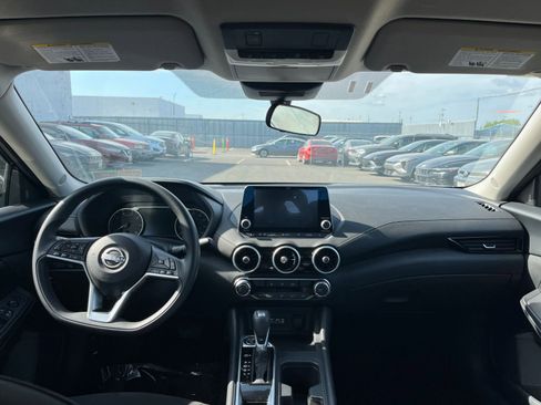 Used 2025 Nissan Sentra SV FWD image 32