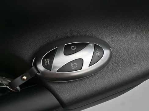 Used 2025 Hyundai Kona SEL AWD/4WD image 35
