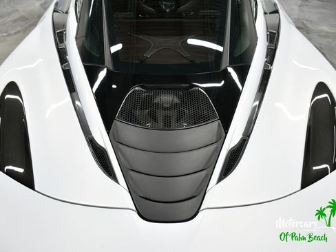 Used 2018 McLaren 720S RWD image 13
