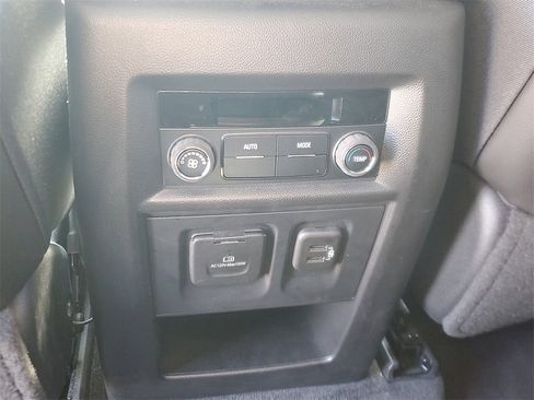 Used 2020 Chevrolet Traverse RS image 13