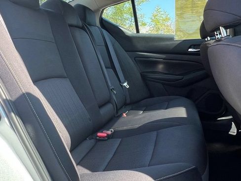 Used 2019 Nissan Altima 2.5 SV FWD image 12