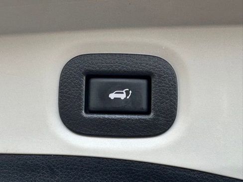 Used 2015 Nissan Rogue SV w/ SV Premium Package image 20