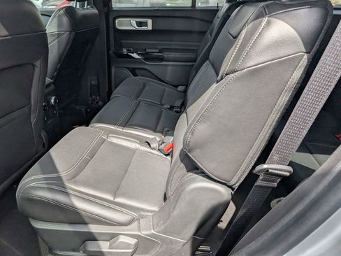 Used 2022 Ford Explorer ST w/ Equipment Group 401A image 8