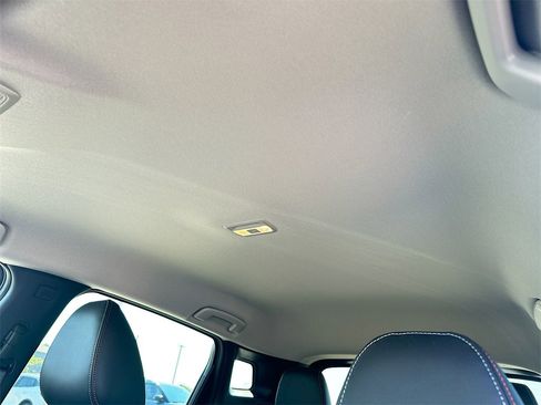 Used 2025 Nissan Kicks SR image 11