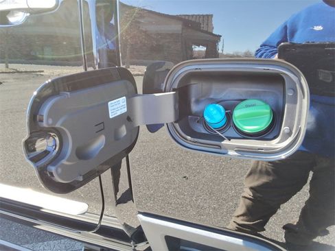 Used 2025 Chevrolet Silverado 2500 High Country w/ Technology Package image 13