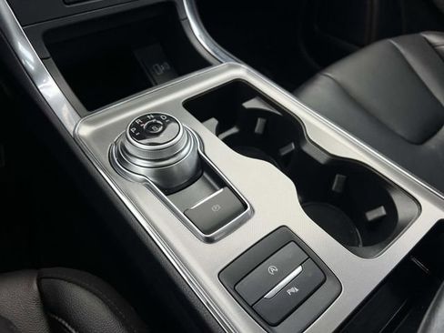 Certified 2022 Ford Edge Titanium w/ Class II Trailer Tow Package image 29