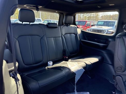 New 2026 Jeep Grand Wagoneer Limited image 29