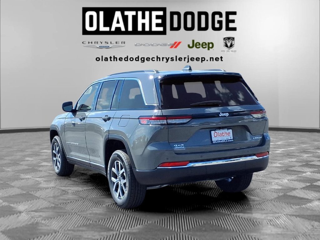 New 2027 Jeep Grand Cherokee Laredo X AWD/4WD image 3