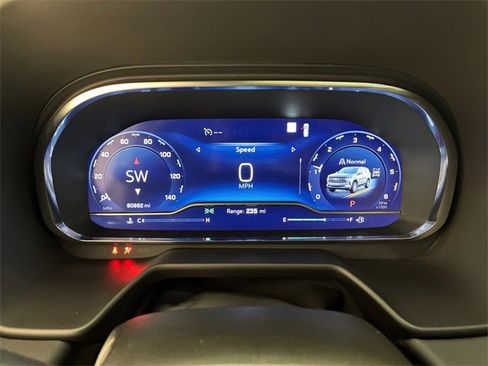 Used 2022 Chevrolet Suburban Premier image 25