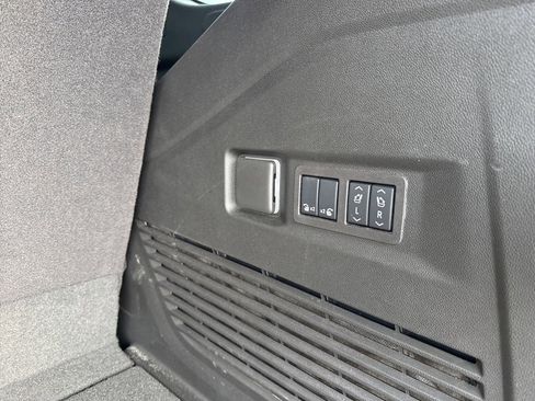 Used 2025 Chevrolet Tahoe Premier image 19