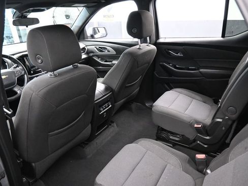 Used 2023 Chevrolet Traverse LT FWD image 35