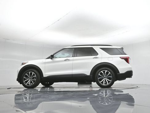 Used 2022 Ford Explorer ST-Line RWD image 59