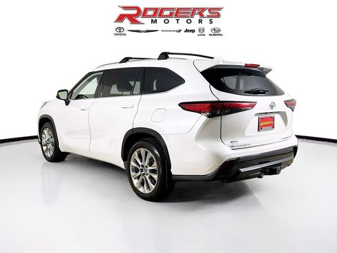 Certified 2022 Toyota Highlander Limited image 6