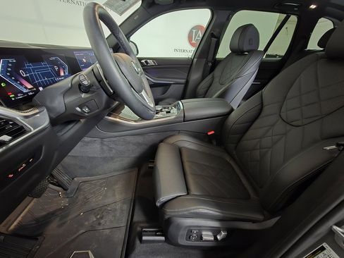 Used 2025 BMW X5 xDrive40i w/ M Sport Package image 12