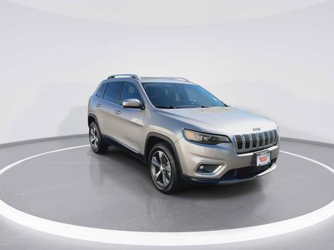 Used 2019 Jeep Cherokee Limited w/ Luxury Group AWD/4WD image 2