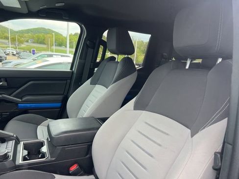 Used 2025 Toyota Tacoma TRD Sport w/ TRD Sport Upgrade Package image 9