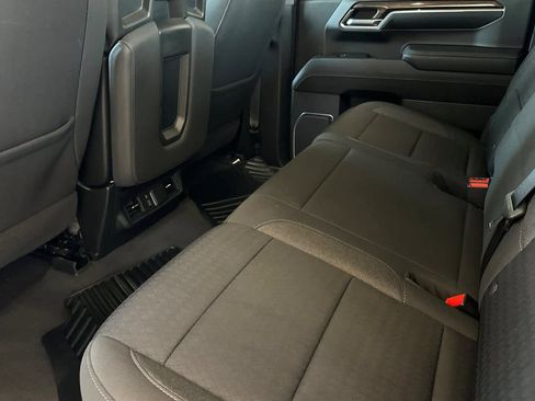 Used 2023 Chevrolet Silverado 1500 LT AWD/4WD image 4