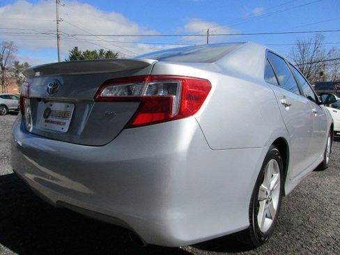 Used 2014 Toyota Camry SE FWD image 8