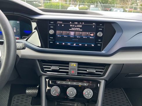 Used 2023 Volkswagen Taos SE w/ Panoramic Sunroof Package image 23