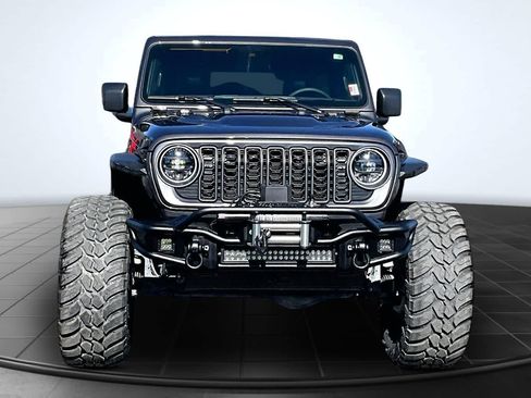 Used 2025 Jeep Wrangler Unlimited Rubicon AWD/4WD image 6