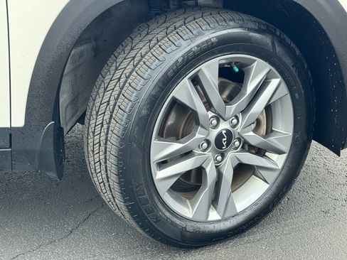 Used 2023 Kia Seltos LX AWD/4WD image 9