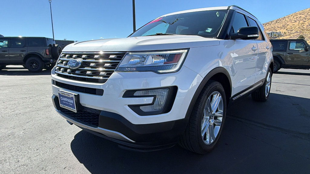 Used 2017 Ford Explorer XLT w/ Equipment Group 201A AWD/4WD image 7
