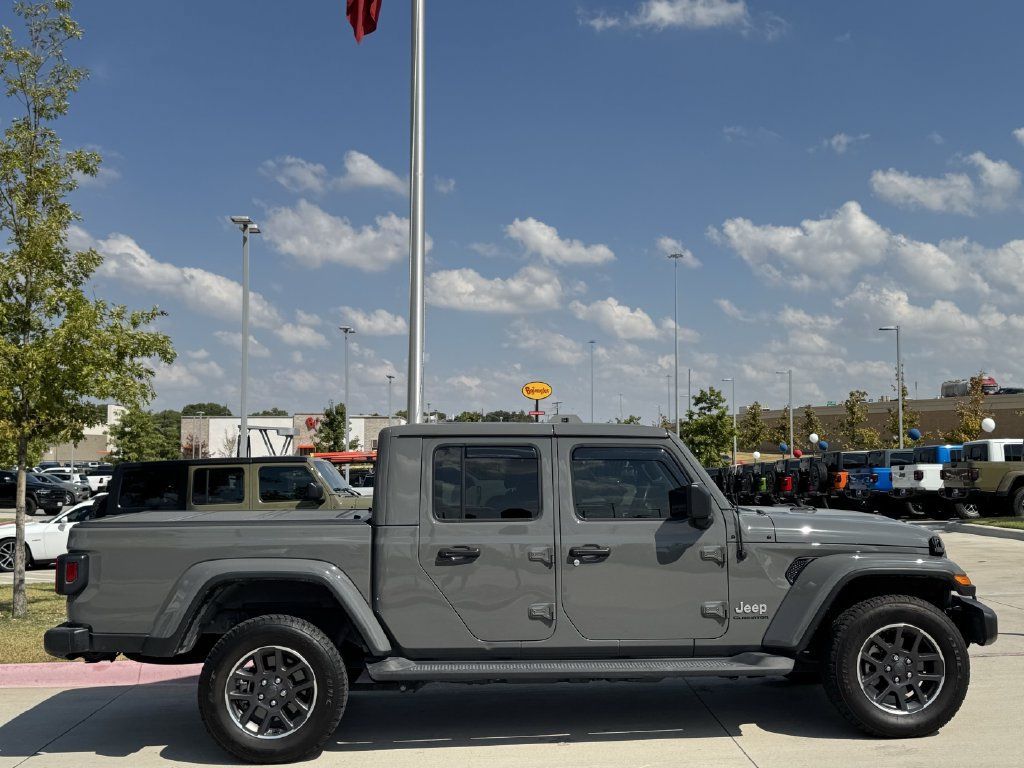 Used 2021 Jeep Gladiator Overland w/ Popular Equipment Package AWD/4WD image 3