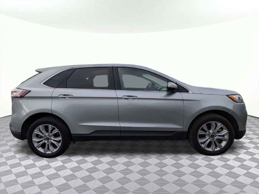 Certified 2024 Ford Edge Titanium AWD/4WD image 2