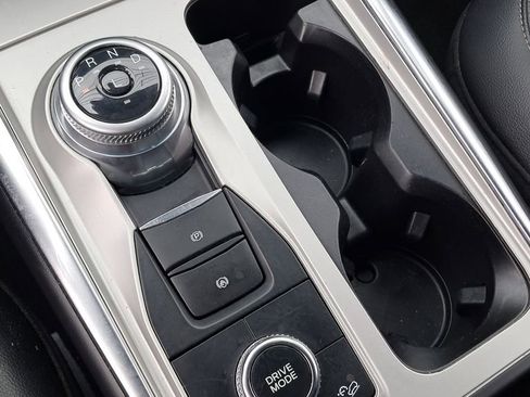 Used 2023 Ford Explorer Limited AWD/4WD image 32