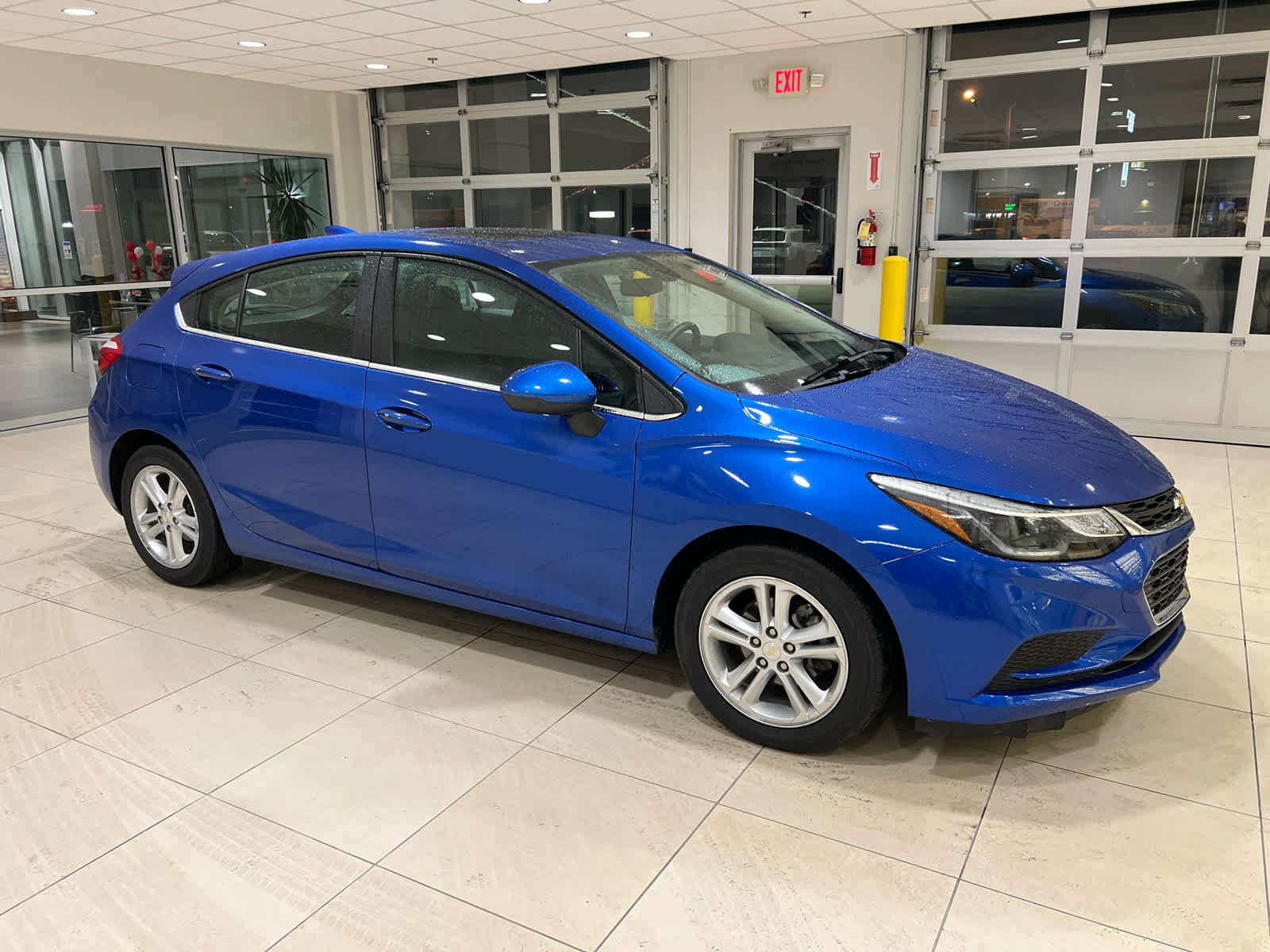 Used 2017 Chevrolet Cruze LT w/ Sun And Sound Package FWD image 1