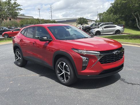New 2026 Chevrolet Trax RS FWD image 3