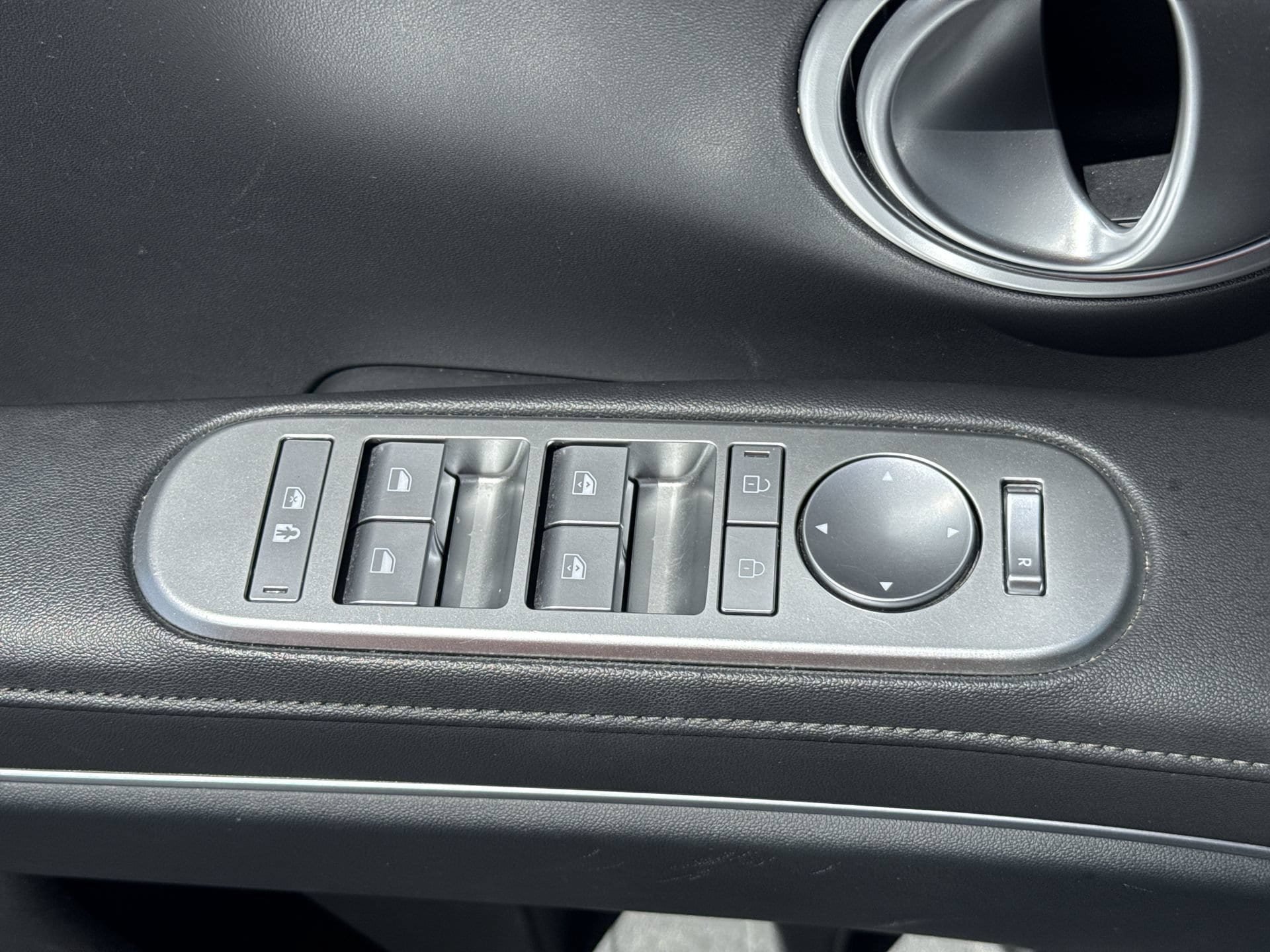 Used 2026 Hyundai Palisade SEL FWD image 15